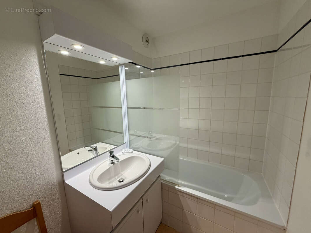 Dans une résidence au pied des pistes de ski au col du Mollard, bel appartement de 32 m2 situé au 2e étage. - photo 9