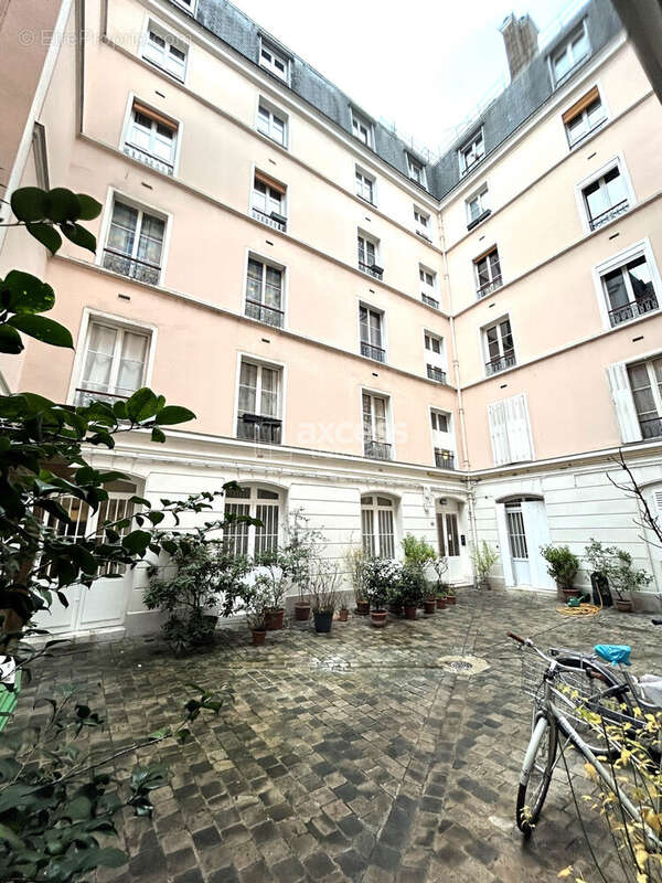Appartement à PARIS-10E