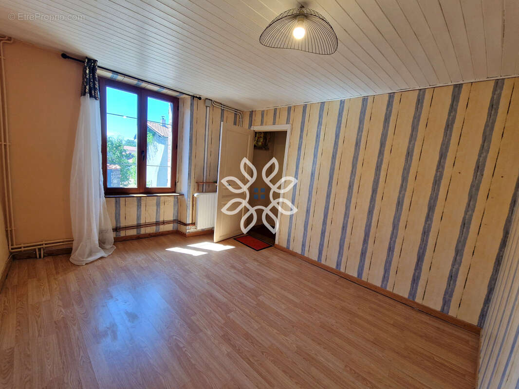 Maison en pierre de caractère au cœur de Lamothe - photo 13