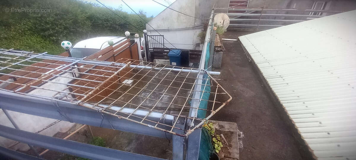 Maison 143 m² à Saint-Leu  - photo 2