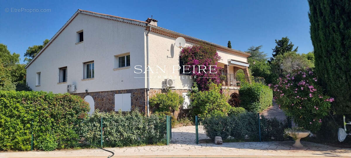 Maison à LES ISSAMBRES