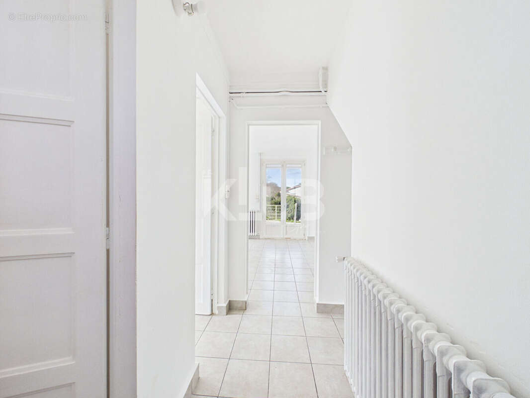 Maison à COLLIAS