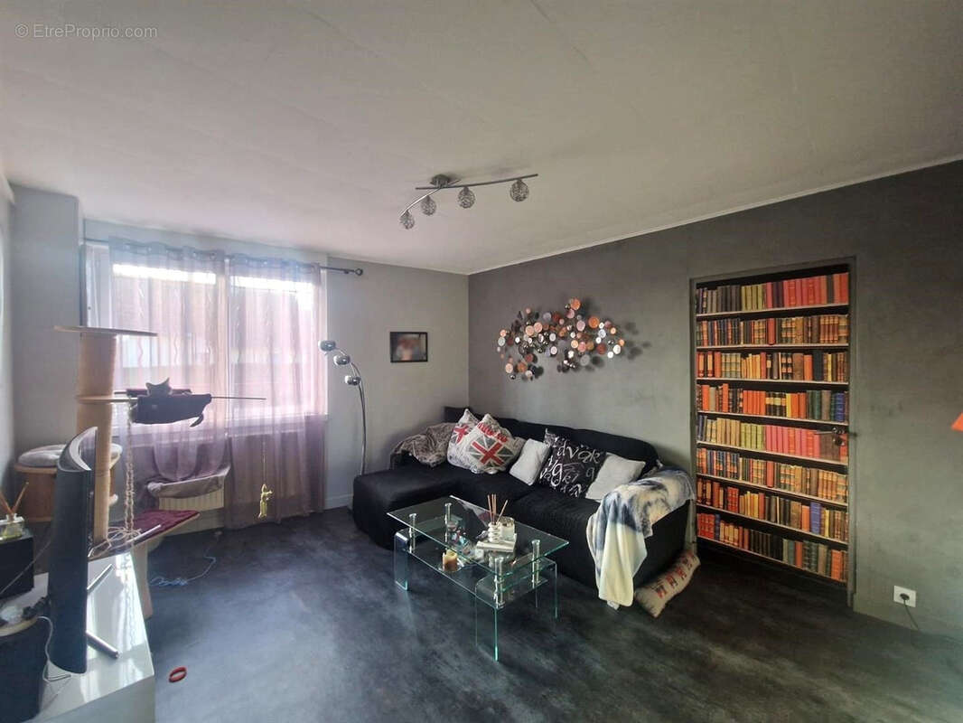 Ensemble immobilier avec bâtiment commercial et logement - photo 6