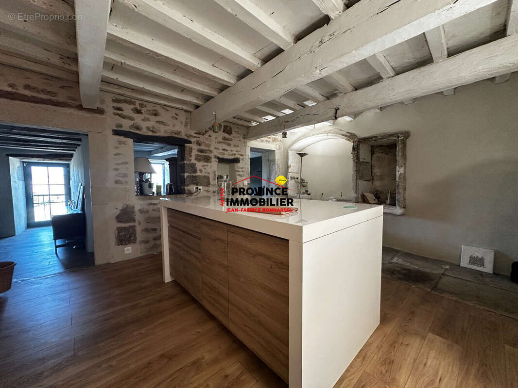 Maison 192 m² à Taulignan  - photo 8