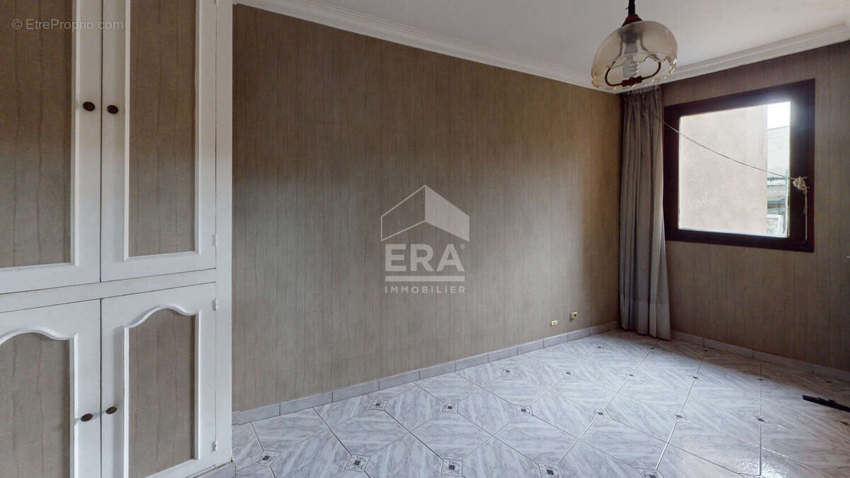 Appartement à PARIS-19E
