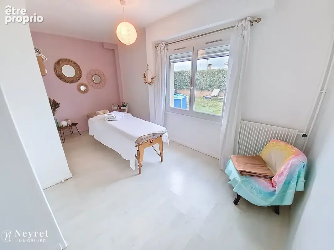 Maison familiale soignée de 257,61 m2 utiles - photo 17