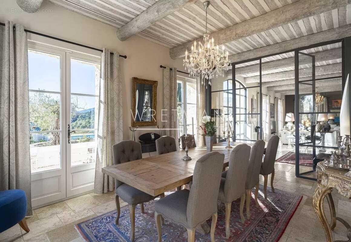 Maison à TOURRETTES