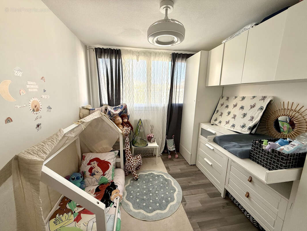 Appartement à CARROS