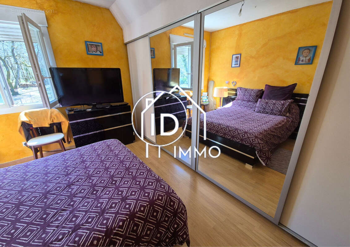 Maison à SAINT-MARTIAL-D'ARTENSET