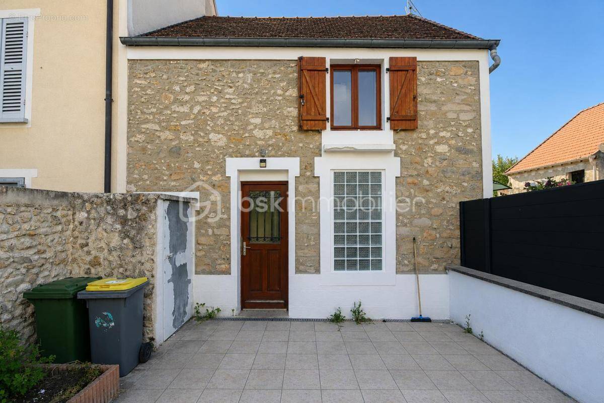 Appartement à BAULNE