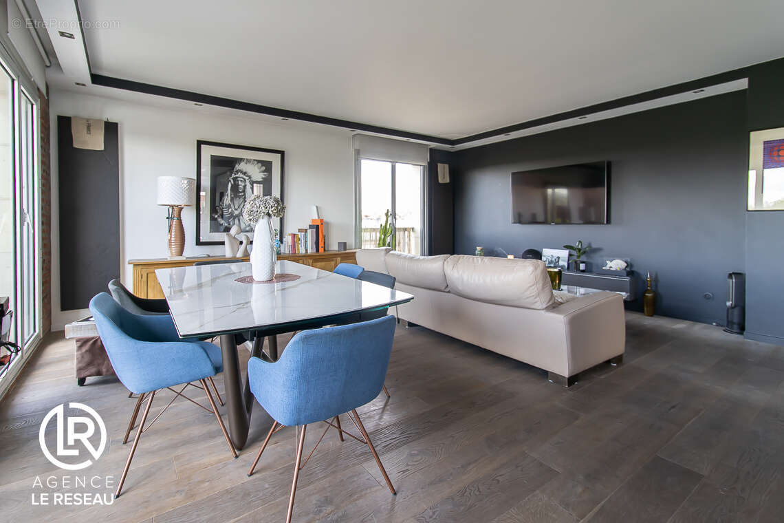 Appartement à CHARENTON-LE-PONT