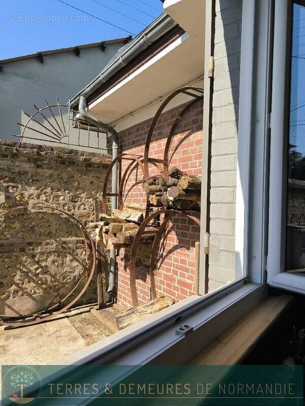 Pont-audemer (27500), centre-ville, maison 200 m²  avec jardin de 494 m² et dependances - photo 9