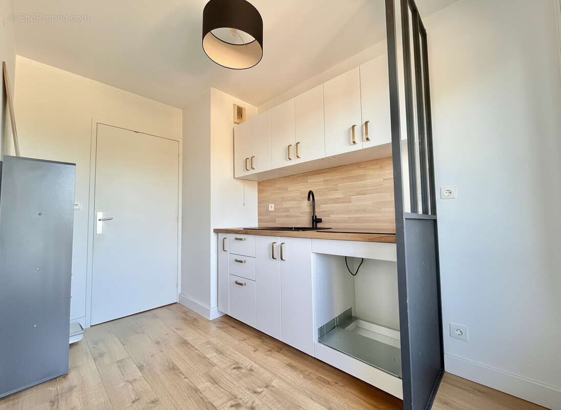 Boulevard Jules Verne - Appartement T2 avec balcons et parking - photo 2