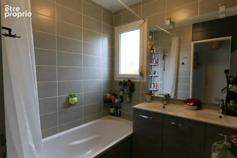 Maison t3 - 71m2 - rt2012 de plain pied avec terrasse et jardin - photo 7