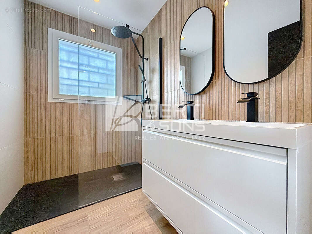 Appartement à MANDELIEU-LA-NAPOULE