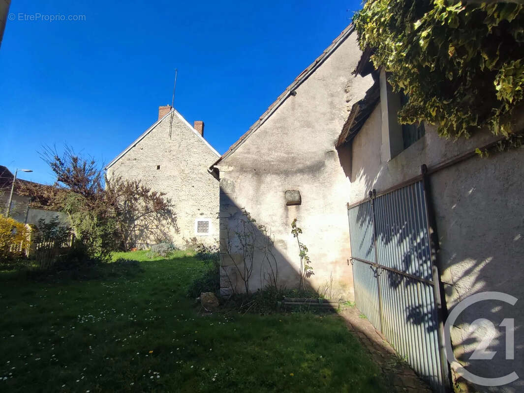 Maison à DONZY