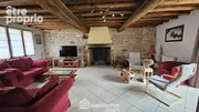 Voici le séjour de 37 m² et sa magnifique cheminée. - Maison à ONCY-SUR-ECOLE