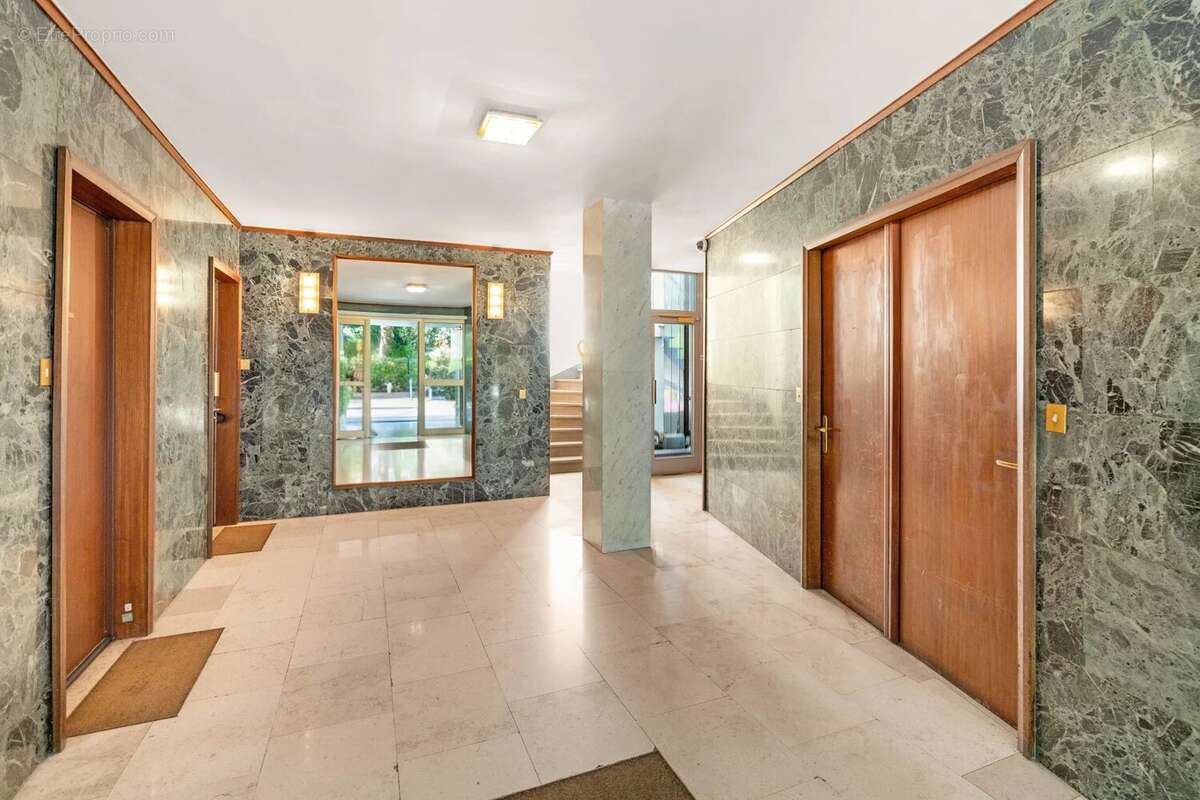 Appartement à NEUILLY-SUR-SEINE