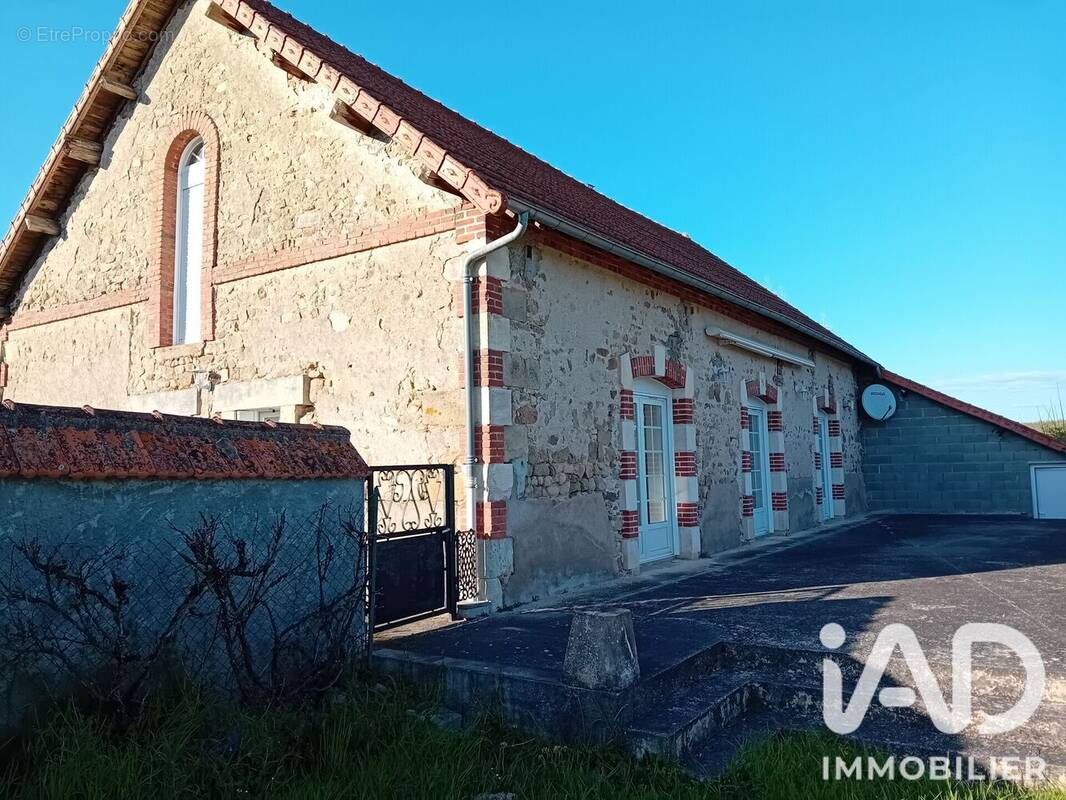 Photo 1 - Maison à NERIS-LES-BAINS
