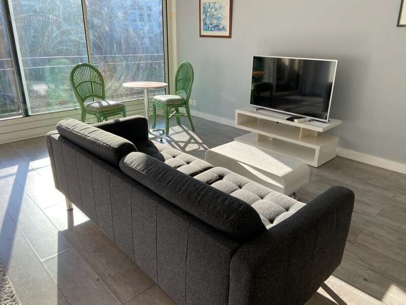 Appartement à NEUILLY-SUR-SEINE