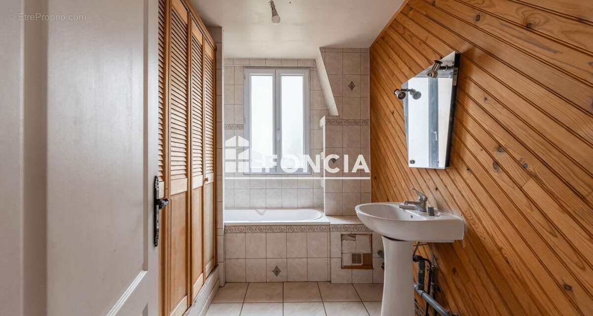 Appartement à PARIS-19E