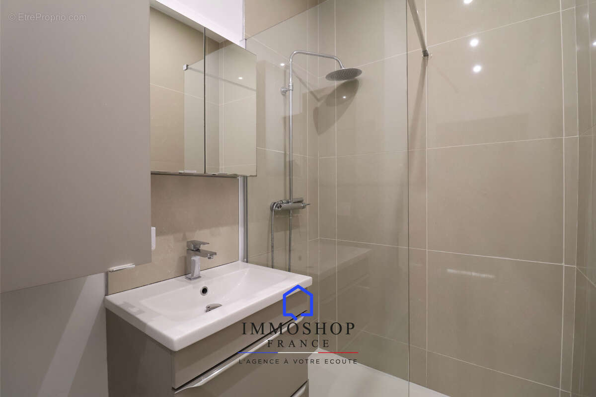 Rez de jardin - 44,1 m2 - 3 pièces - CARRO 13500 - photo 10