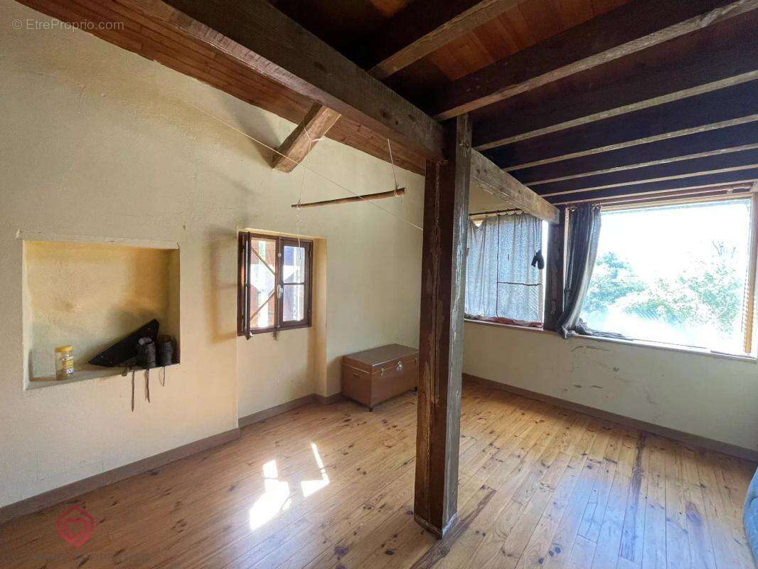 Maison à SAINT-MARTIN-DE-CARALP