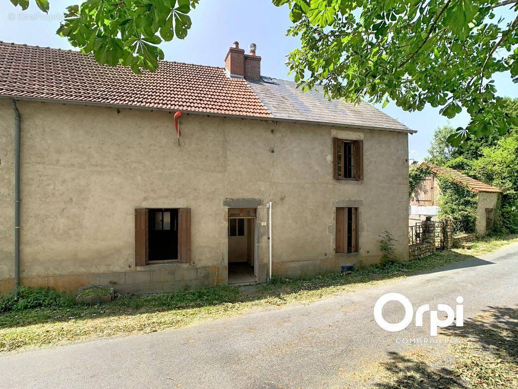 Maison à ROCHE-D'AGOUX
