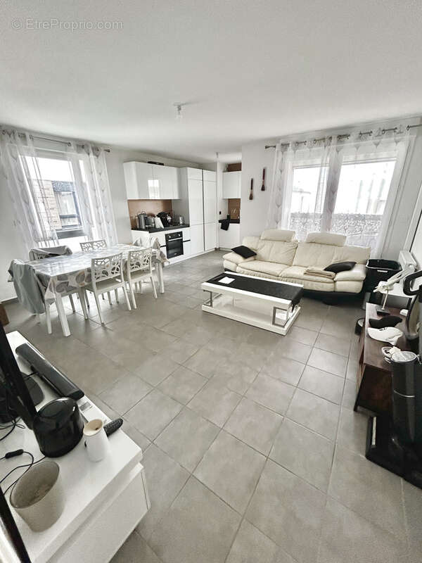 Appartement à BEAUZELLE