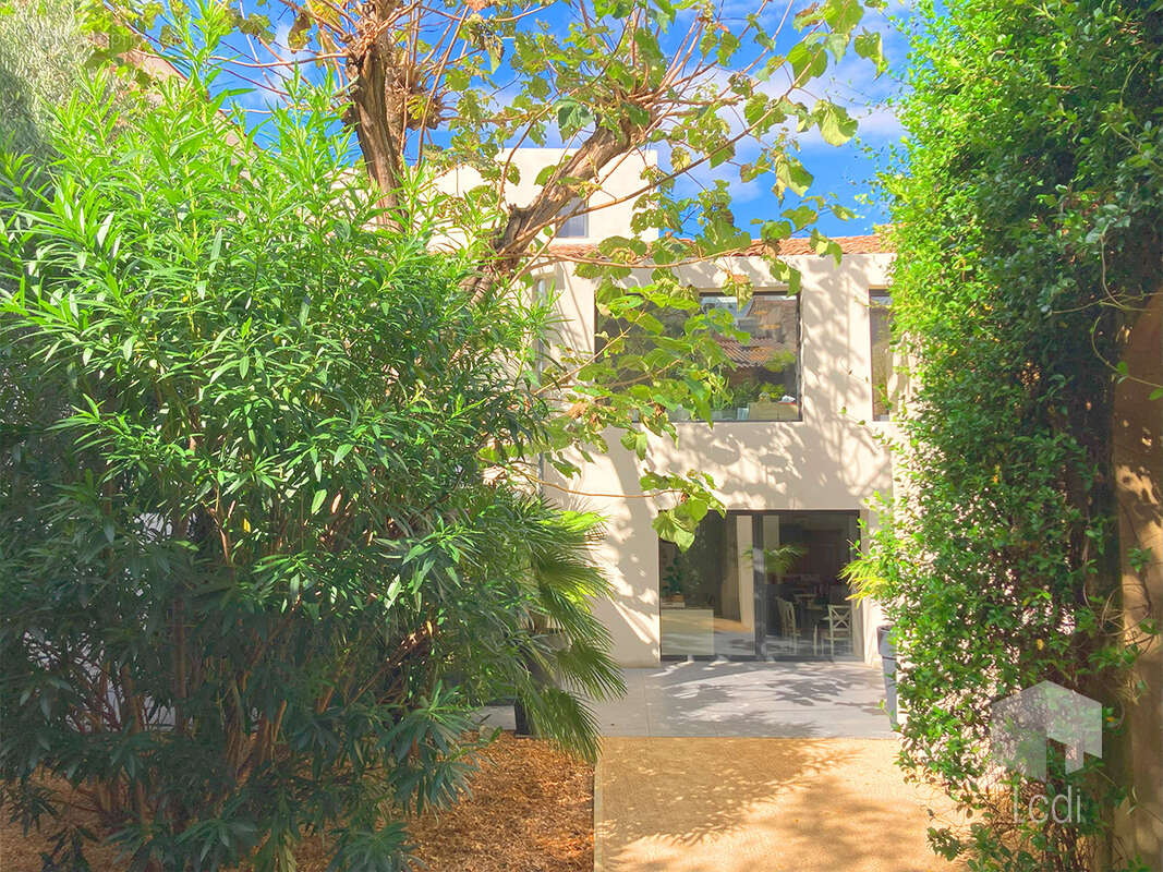 MONTELIMAR, maison de ville 350 m2 avec piscine - photo 25