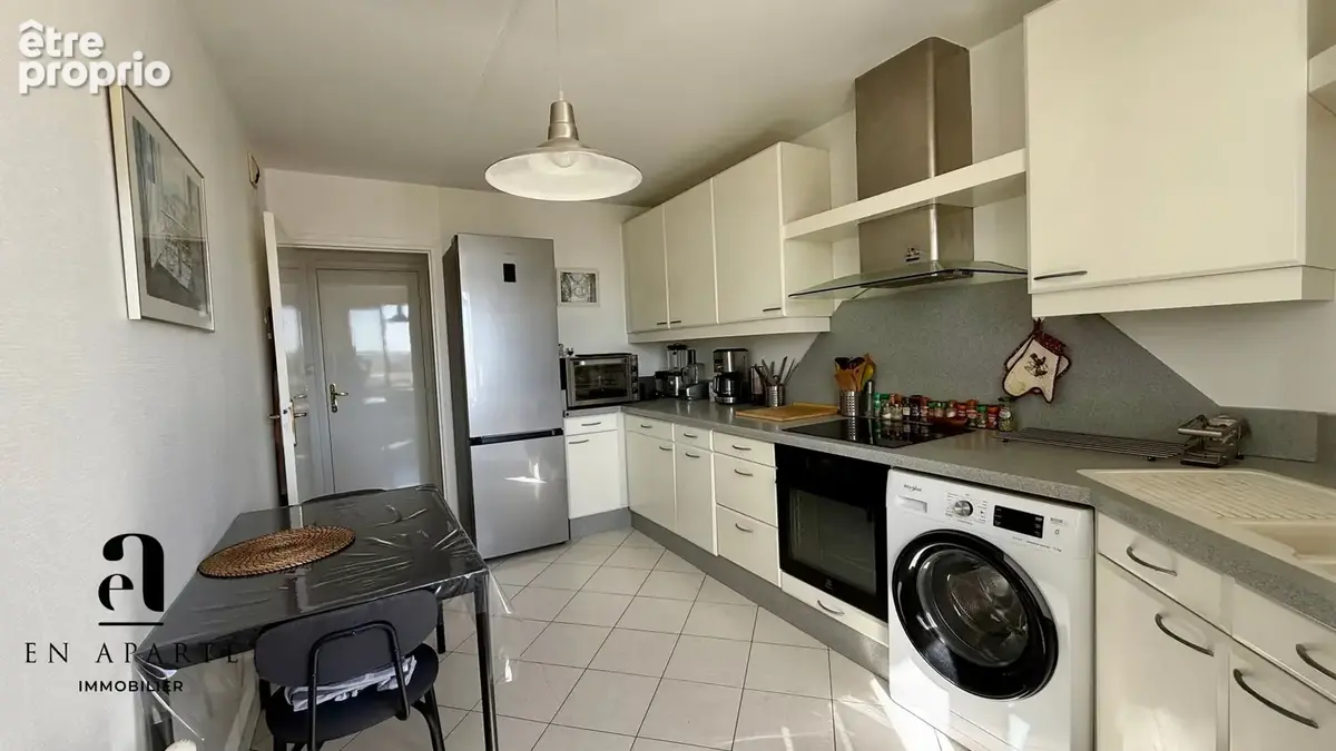 Coup de cœur : Duplex T3 en dernier étage avec terrasse tropézienne, garage double et cave. - photo 15
