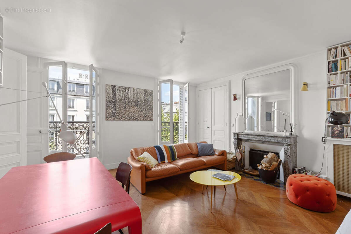 Appartement à PARIS-3E