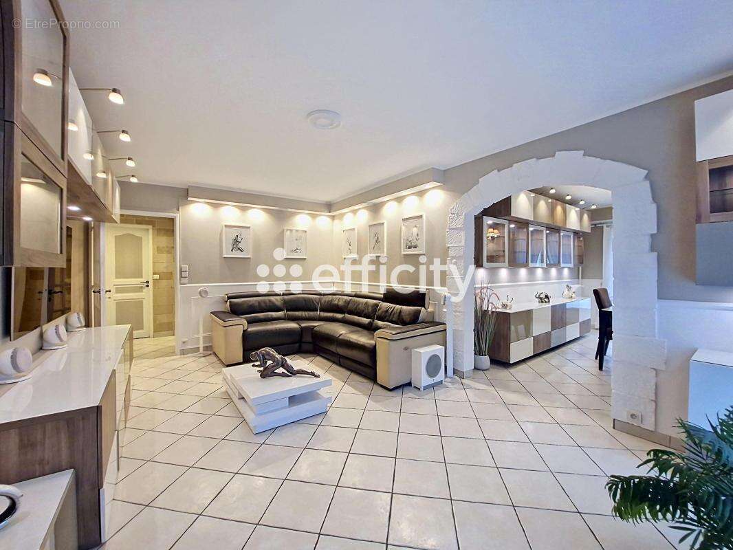 Appartement à SAINT-GRATIEN