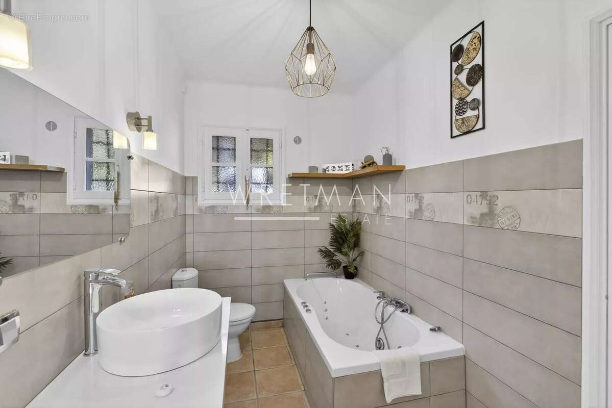 Maison à MANDELIEU-LA-NAPOULE