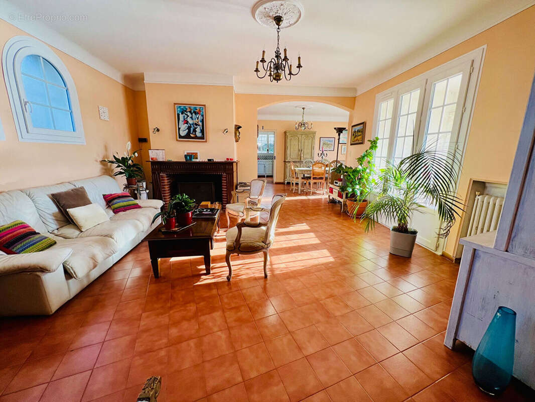 Maison ISTRES T4 de 200m² avec dépendance - photo 4