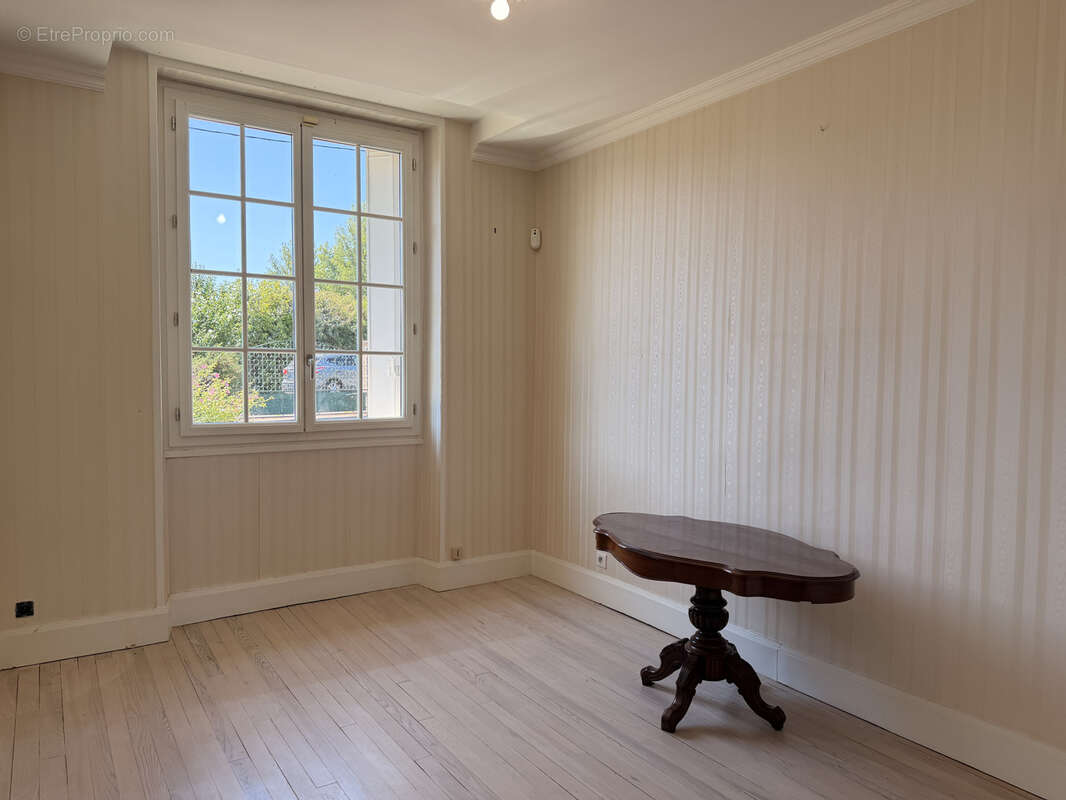 Maison de maître - T6 - photo 6