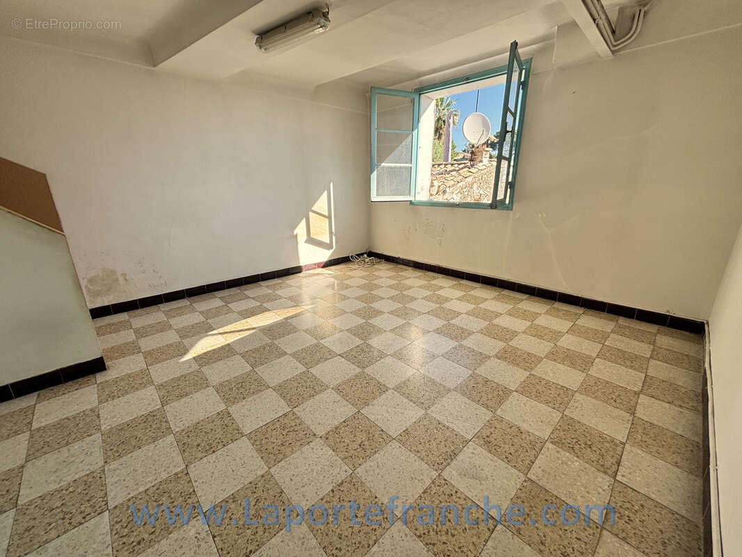 Haut de Cagnes maison 120 m2 à rénover - photo 14