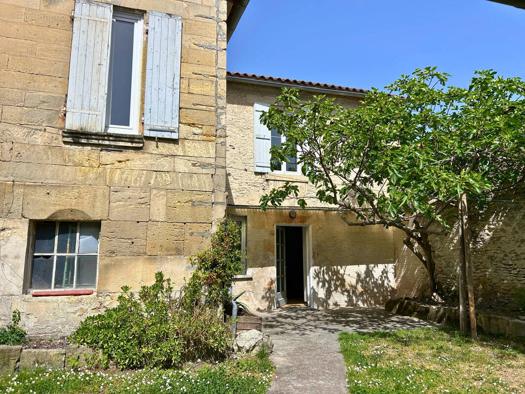 Maison à COGNAC