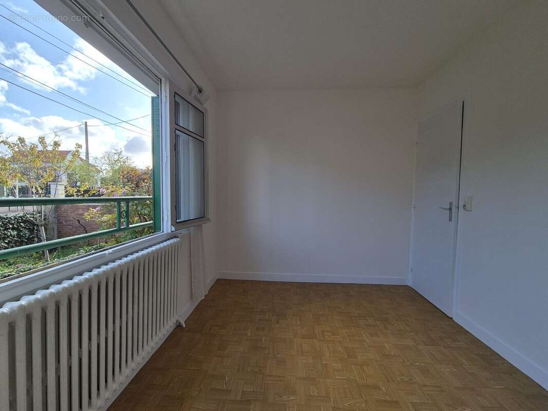 Maison à CHAMPS-SUR-MARNE