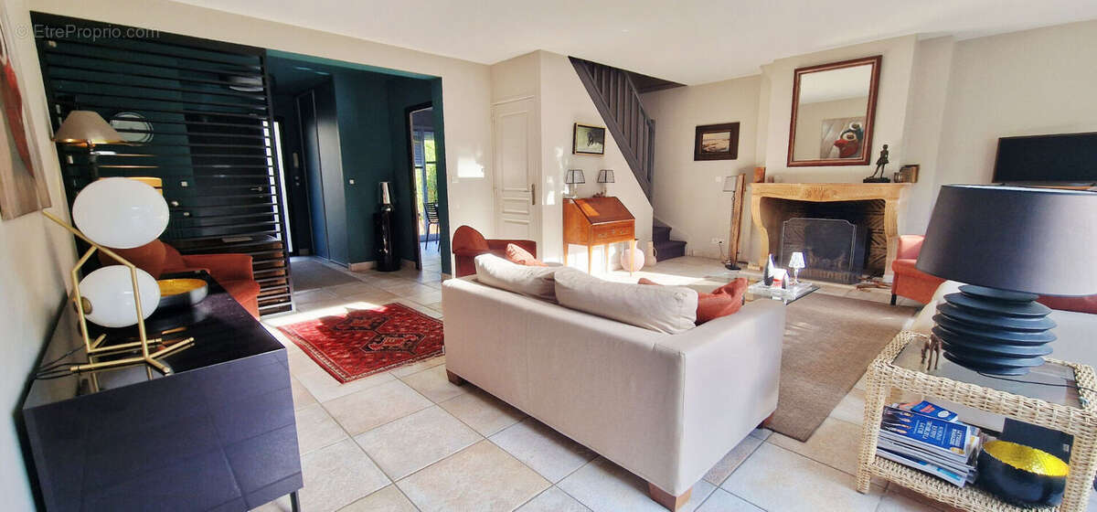 Maison à VILLE-D'AVRAY