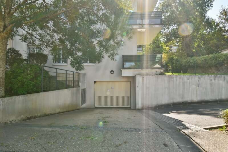 Parking à MORSANG-SUR-ORGE