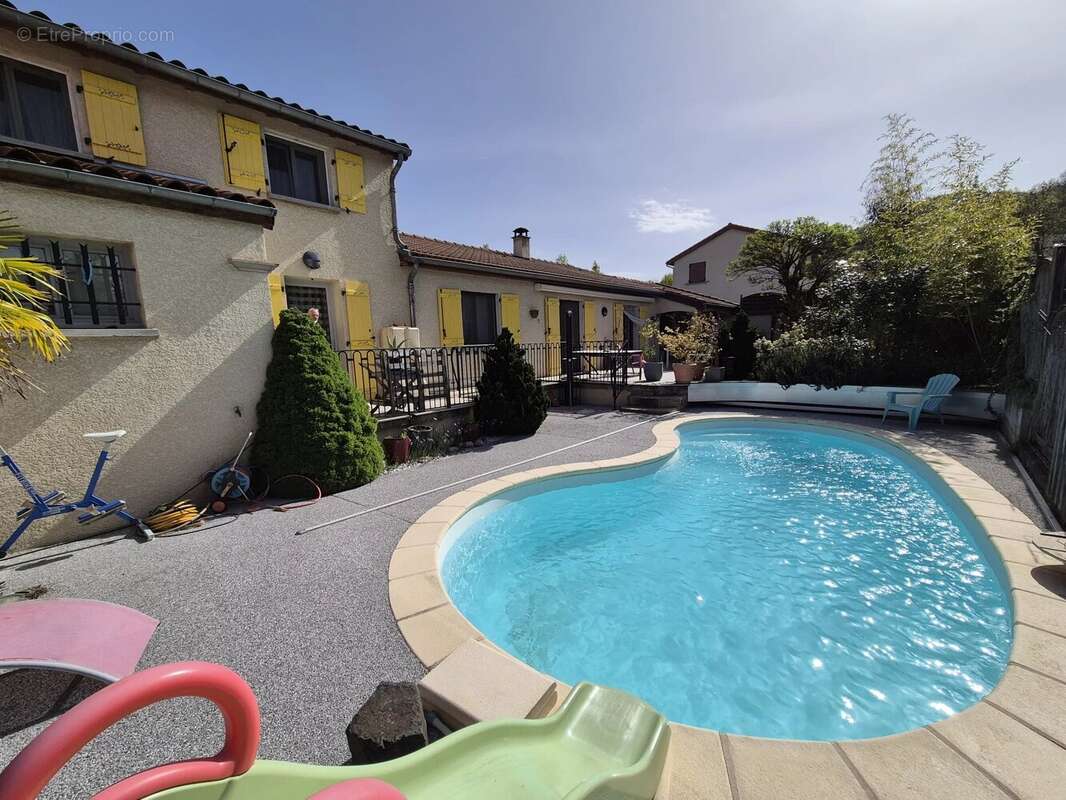 Maison à BRIVES-CHARENSAC