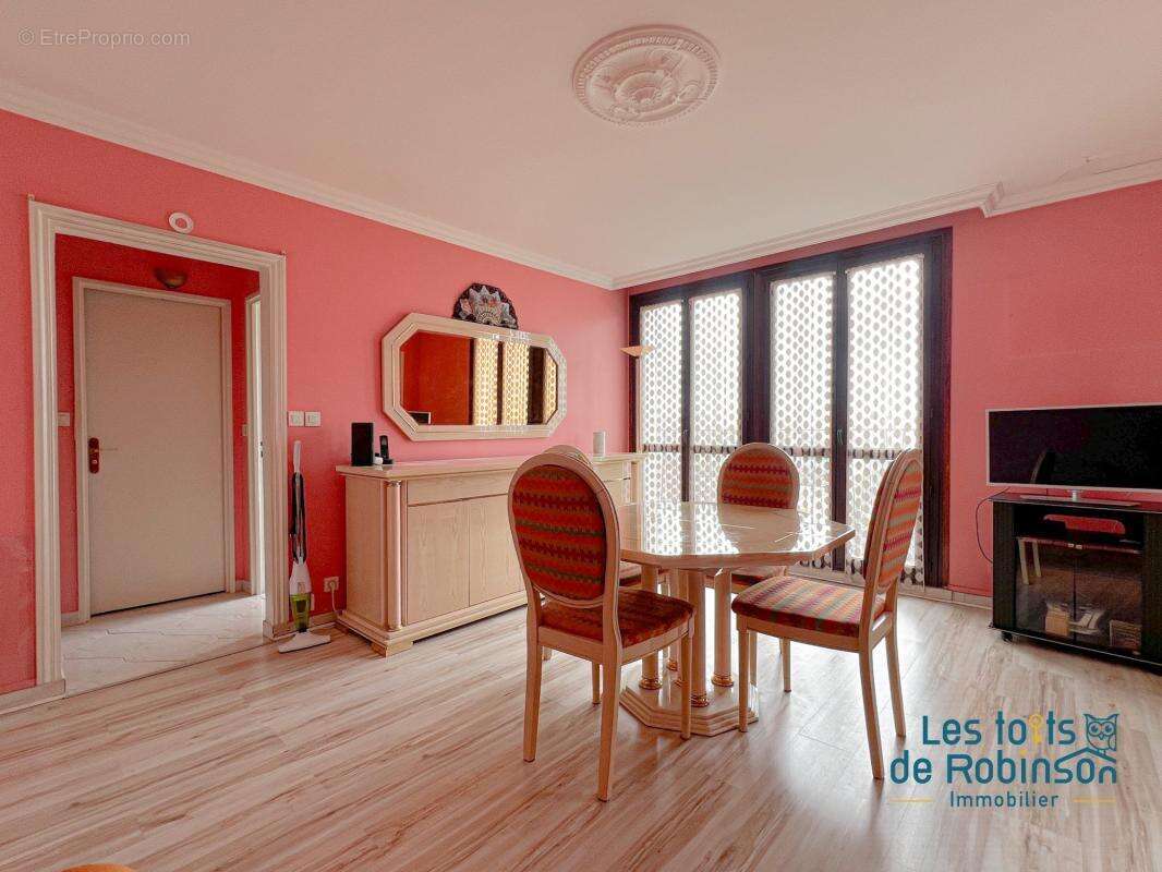 Appartement à FRESNES