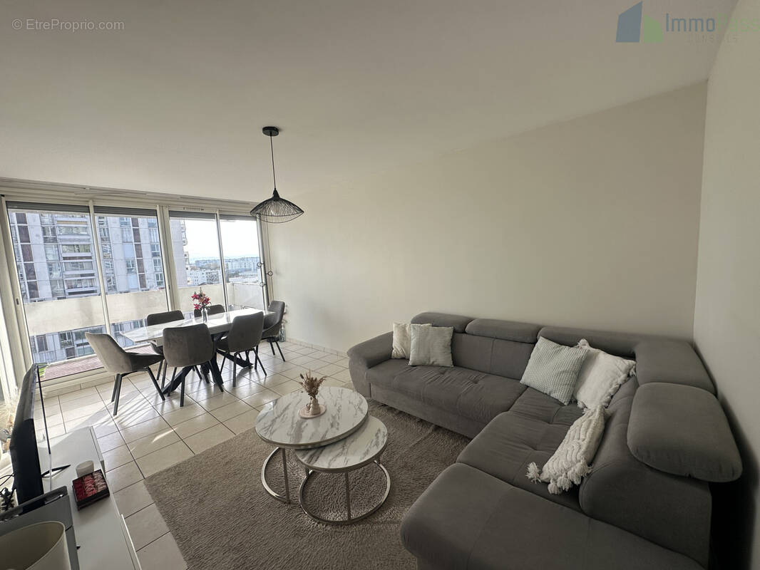 Appartement à BRON