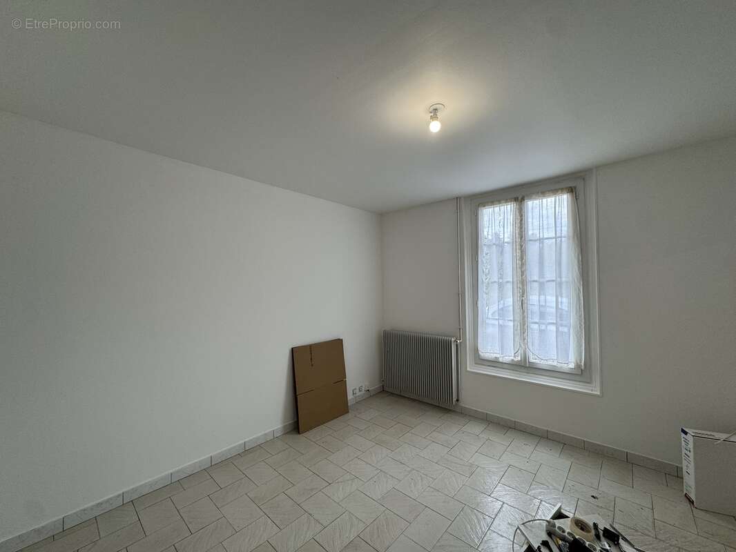 Maison à SAINT-PIERRE-DU-PALAIS