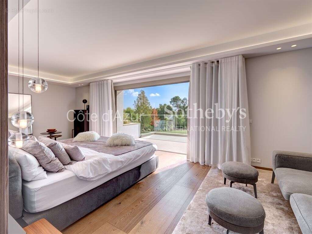 Maison à MOUGINS