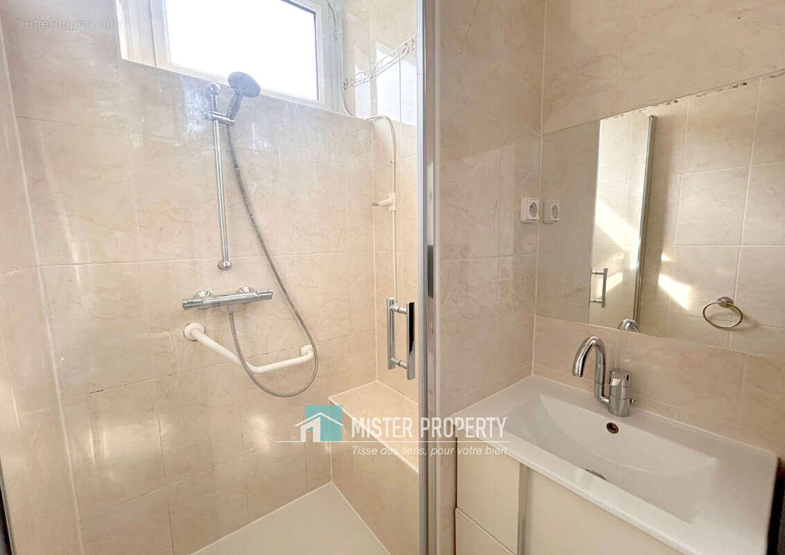 Appartement à SARTROUVILLE