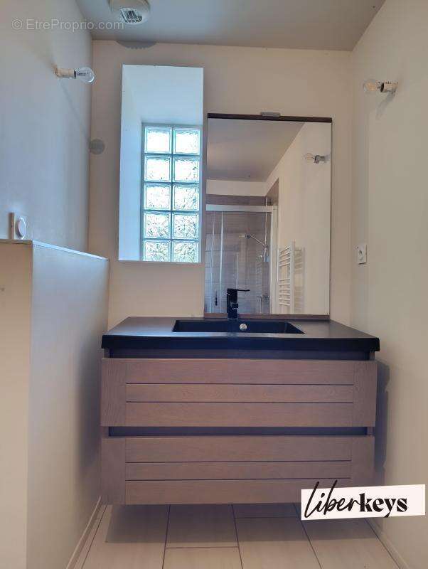 Maison en pierre -124 m² habitables - cour - terrasse - caves - 2/3 chambres - campagne - photo 14