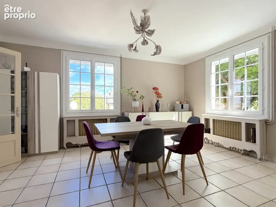 Maison centre-ville, avec jardin, dépendances et vue imprenable sur les châteaux - photo 9
