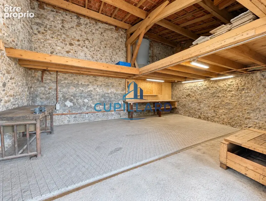Saint-martin-d’estreaux   corps de ferme rénové avec 6 ha - photo 10
